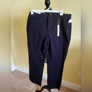 NWT Women's Gloria Vanderbilt CHARLENE Black Khaki Dress Pants. Never Worn